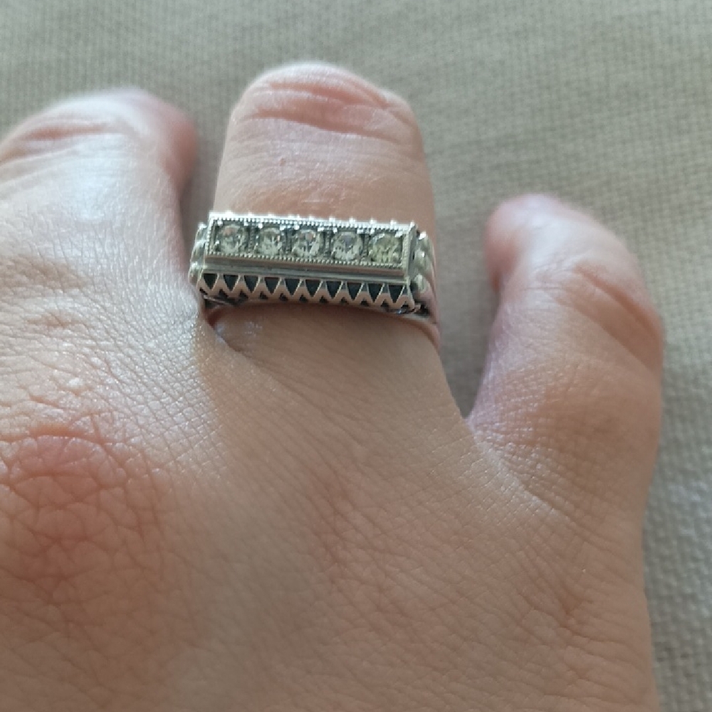 Vintage Silver Geometric Ring - Picture 3 of 4